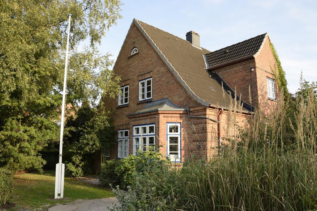 Alte Landjaegerei Aukrug Villa Buitenkant foto